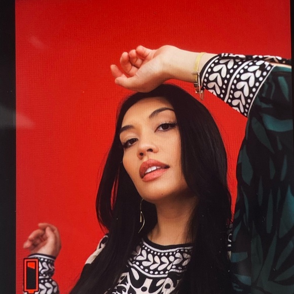 Meet your Posher, Pauline - Picture 1 of 1